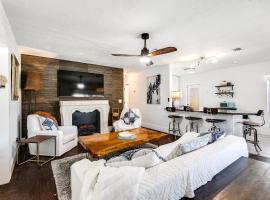 One mile to beautiful sandy beach, hotel in Lantana