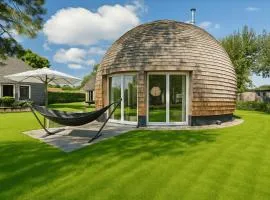 Nordkugel - Rundes Wohnglück am Tollensesee