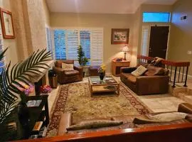 Luxurious Room available in a charming 5bdr house