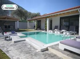 Villa in Messonghi with Pool and Sea Nearby