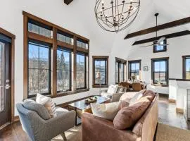 Aurum Condo - 1 BR with Mtn Views, Steps from Main St