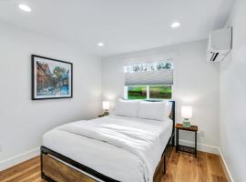 Sunny 3BR Retreat Near Everett Waterfront, hotel a Everett