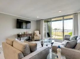Pool Access + Views: Waterfront Lake Conroe Escape
