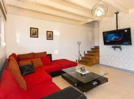 Haus In Kolympia Mit Parkplatz Und Bergblick