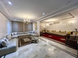Chic & Spacious 4BR with Jacuzzi-Fez New City Stay