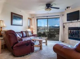 Lake Forest Shoreview Condo: Fantastic Views