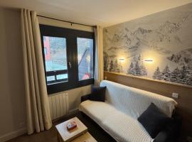 Studio cosy Plagne 1800 - 4pers - Piscine chauffée - Outdoor, hotel v destinaci La Plagne Tarentaise
