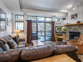 Village Point Getaway Townhome: Great Location w/ Private Hot Tub