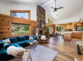 Cabin On The Blue Home: On River, Hot Tub, Views