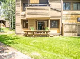 Classy, contemporary, cozy, Sun Valley con with Community & Resort Amenities