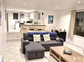 rez de villa confort & grand extérieur