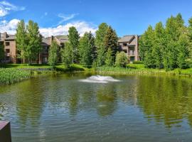 2BD Fairway Nine Golf Condo + FREE Resort Amenities, hotel u gradu San Vali