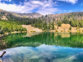 SV101 - Walk to Lifts & Town - Hot Tub & Pool, hotel i Ketchum
