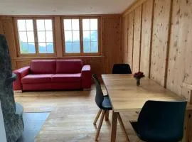 Neuwertiges 2 Zi Ferienchalet 55M2