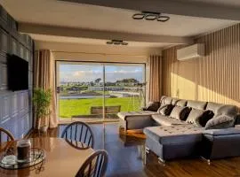 Romantic Seaside Chalet Retreat Solent Breezes