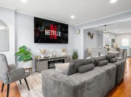 Modern 4BR Getaway 3 Min to OldTown Walk to Metro