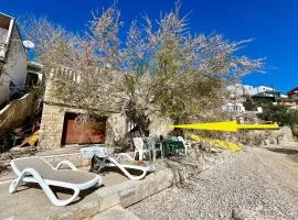 Azure Apartments By The Sea Near City Omiš