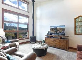 Fifth Main Condo - Downtown, Mountain Views
