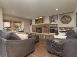 Longbranch Pine Condo: Great Location