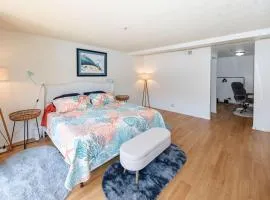 2-Bd LUXE Retreat Near Beach & Pool