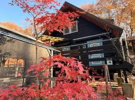 森の中の大型ログハウス最大16名可ペット同伴OkコテージLog