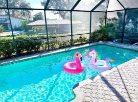 Manatee Gulf Retreat- Heated Pool, Boat Lift, fishing, family friendly, DOGS Welcome