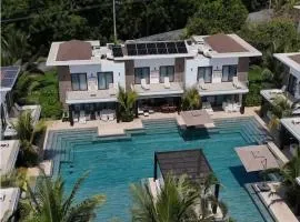 Monterrico Villa salida a Piscina y Jardin