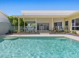 Splash House at Kingscliff - Pet Friendly with Pool