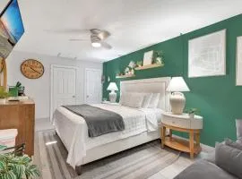 King Bed Modern Stay Always Fresh and Comfy