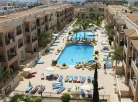 Front pool garden apartment