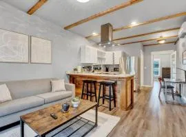 Walk to DT Fast WiFi & Long Stay Ready