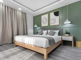 Cosy 1 Bedroom Studio with King Bed Kitchenet in Central Kathmandu with Terrace