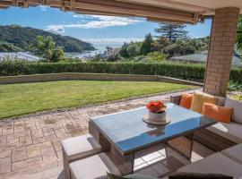 The Mooring - Executive 4- Bedroom Home, Hotel in Mangonui