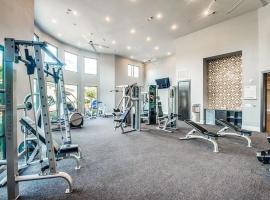 Contemporary Comfort Near The Woodlands, hotel en Spring