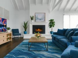 Peaceful Homestead Getaway - BBQ, Backyard & Farm Life，多倫多的飯店