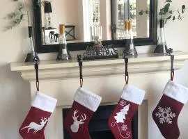 Villa Above Par, Cypress Lakes Resort, Premier 2 Storey Villa, 2 Bedrooms, both with Private Ensuites, Light Breakfast included