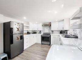 2 Bedroom - 1 Bath Condo - 2 min walk to beach, hotel v destinaci Bridgetown