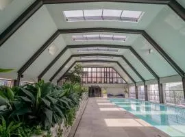 Paxtonz Urban Luxe Walk to Mall! Free WiFi & Pool