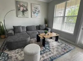 Serene 1BR Magnolia Retreat Relax & Explore