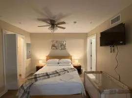 1 BR Stylish Apt Near ATT Six Flags