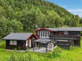 Cozy Home In Meisingset With Kitchen