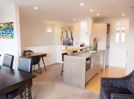 Seascape Escape - A Modern 4-Bedroom Retreat