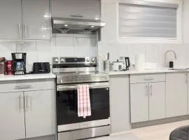 Zillion’s Bliss - Basement Suite