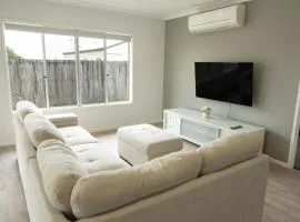 Spacious 4-Bed House in Leafy Plainland