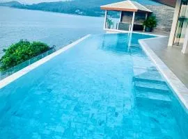 Cape Sienna Villa 4-Oceanfront 5-Bedroom Luxury Villa with 22 m Infinity Pool