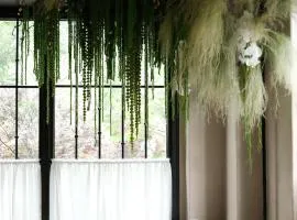 BuYuan Hotel - Near Wuhou Shrine, Chunxi Road,T aikooli, Tianfu Square, People's Park, Chengdu Museum, Very close to the Sichuan University , Exit C of Huaxiba on Metro Line 1,Provides Welcome refreshments ,Minibar,Laundry & Luggage delivery service