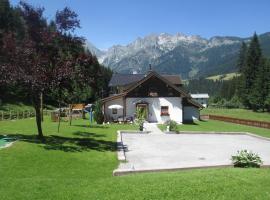 Ferienhaus Schwarzenbacher, ski resort in Lungötz