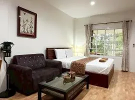 Goo Goo Hill House and Hostel