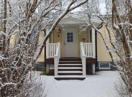 Centrally located holiday home in Stöllet, Hotel in Stöllet