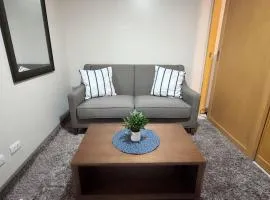 BGC Luxe Stay Facing Uptown Mall & Grand Hyatt